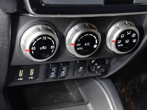 Used 2020 Mitsubishi Outlander Sport SE AWD/4WD image 24