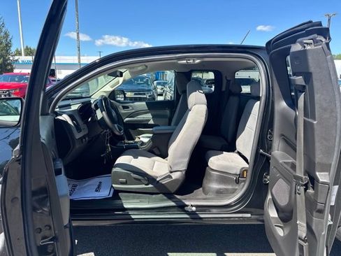 Used 2021 Chevrolet Colorado W/T w/ WT Convenience Package AWD/4WD image 11