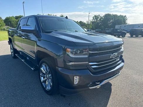 Used 2018 Chevrolet Silverado 1500 LTZ Z71 w/ Centennial Edition AWD/4WD image 7