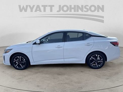 Used 2025 Nissan Sentra SV image 2
