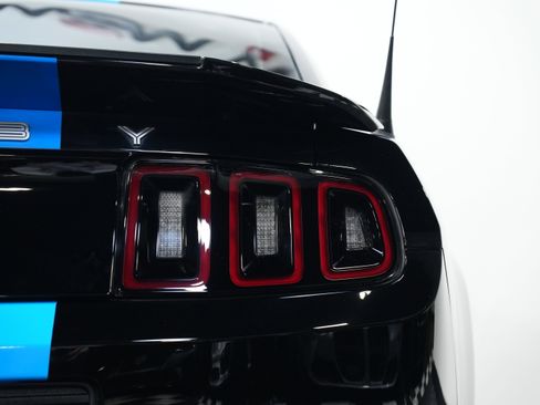 Used 2013 Ford Mustang Shelby GT500 image 17