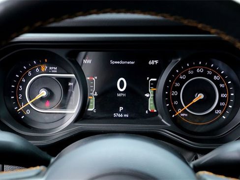 Used 2025 Jeep Gladiator Mojave image 14