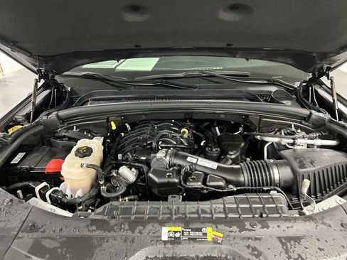 Used 2024 Jeep Grand Cherokee Laredo image 29