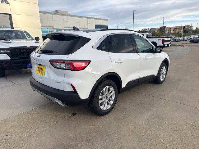 Used 2022 Ford Escape SE w/ Convenience Package AWD/4WD image 3