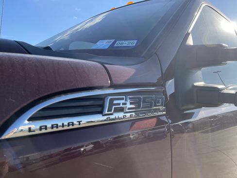 Used 2012 Ford F350 Lariat w/ Lariat Interior Pkg image 12