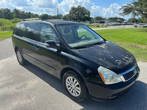 Used 2012 Kia Sedona LX FWD image 4