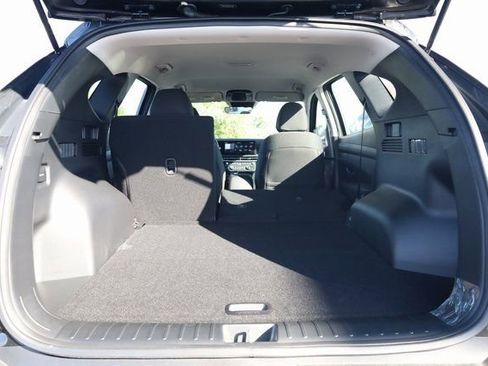 Used 2025 Hyundai Tucson SE image 27