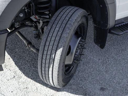 Used 2017 Ford F550 2WD Regular Cab Super Duty w/ Advanced Security Pack image 43