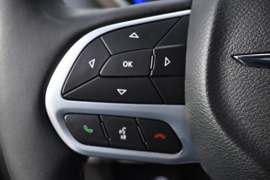Used 2024 Chrysler Voyager LX FWD image 30