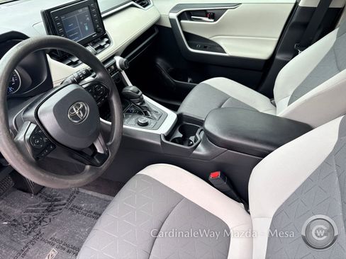 Used 2021 Toyota RAV4 XLE image 12