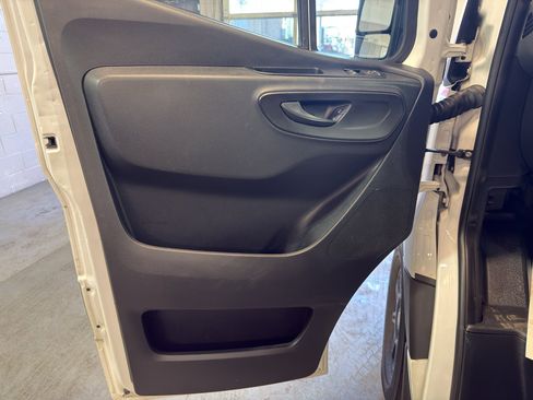 Used 2019 Mercedes-Benz Sprinter 2500 image 13