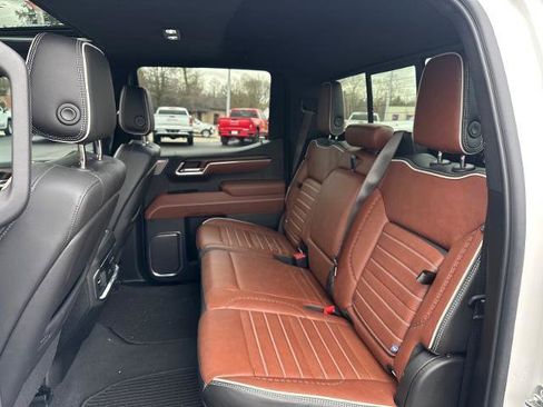 Used 2025 GMC Sierra 1500 Denali Ultimate image 16