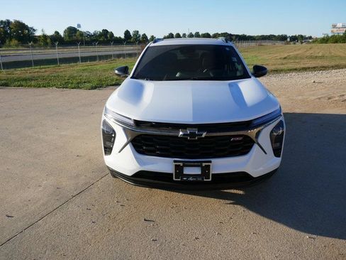 New 2026 Chevrolet Trax RS w/ Sunroof Package image 7