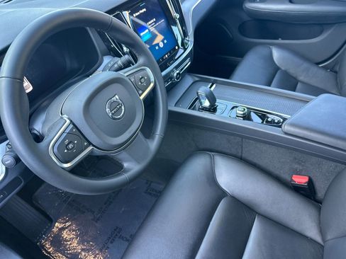 Used 2025 Volvo S60 B5 Core image 10