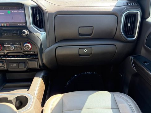 Used 2019 Chevrolet Silverado 1500 LT Trail Boss AWD/4WD image 16