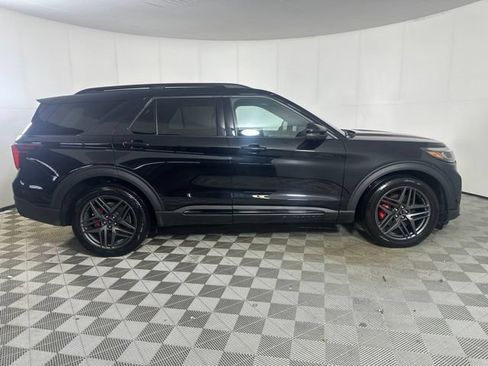 Used 2025 Ford Explorer ST AWD/4WD image 8