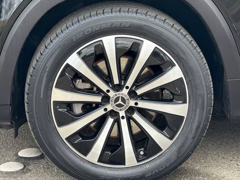 Used 2021 Mercedes-Benz GLB 250 4MATIC image 35