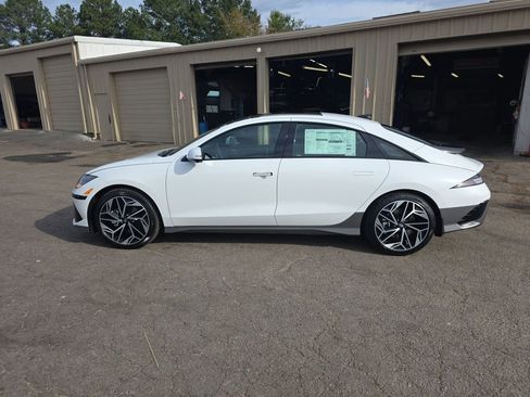 New 2025 Hyundai Ioniq 6 Limited image 16