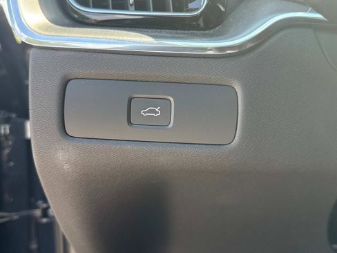 Used 2025 Volvo XC60 B5 Core w/ Climate Package image 32