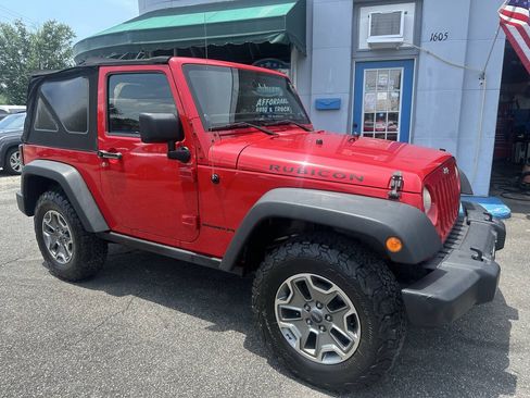 Used 2013 Jeep Wrangler Rubicon w/ Connectivity Group AWD/4WD image 4