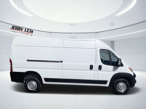 Used 2025 RAM ProMaster 2500 image 2