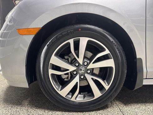 Used 2023 Honda Odyssey Touring image 4