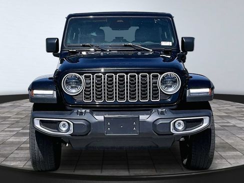 Used 2025 Jeep Wrangler Unlimited Sahara w/ Safety Group AWD/4WD image 27