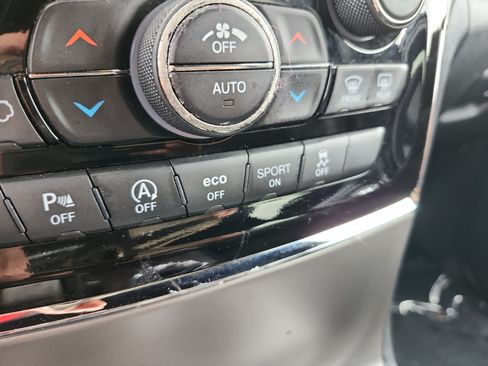 Used 2019 Jeep Grand Cherokee Altitude AWD/4WD image 23