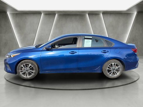 Used 2023 Kia Forte LXS w/ LXS Technology Package FWD image 4