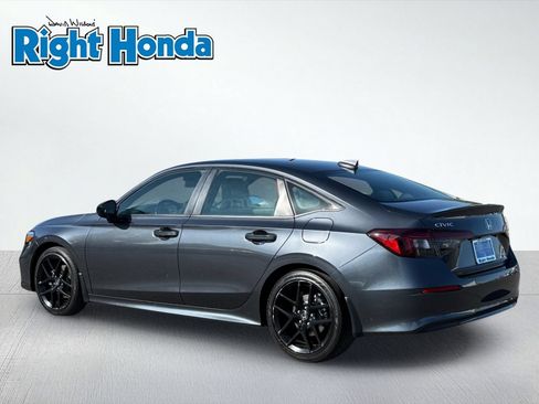 Used 2025 Honda Civic Sport image 4