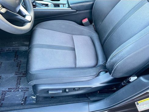 Used 2018 Honda Accord EX image 18