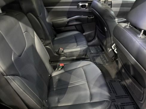 Used 2022 Kia Sorento EX w/ Panoramic Sunroof Package image 33