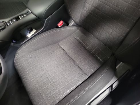 Certified 2025 Honda HR-V LX image 16