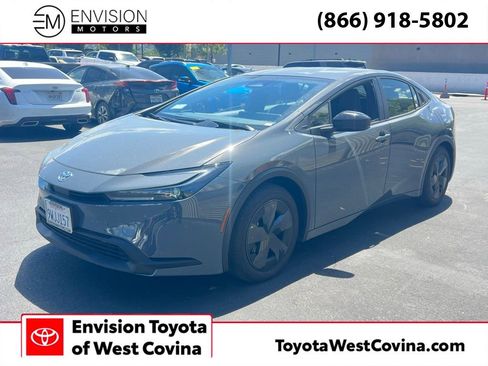 Used 2026 Toyota Prius LE image 1