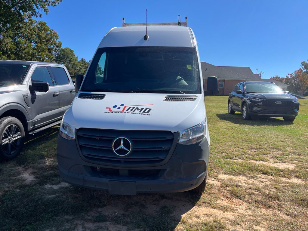 Used 2023 Mercedes-Benz Sprinter 2500 image 4