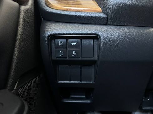 Used 2018 Honda CR-V Touring image 32