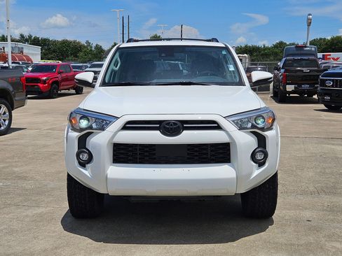 Used 2022 Toyota 4Runner SR5 Premium w/ Moonroof Package RWD image 11