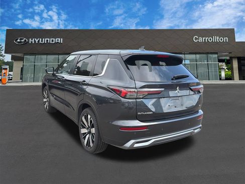 Used 2025 Mitsubishi Outlander SE FWD image 7