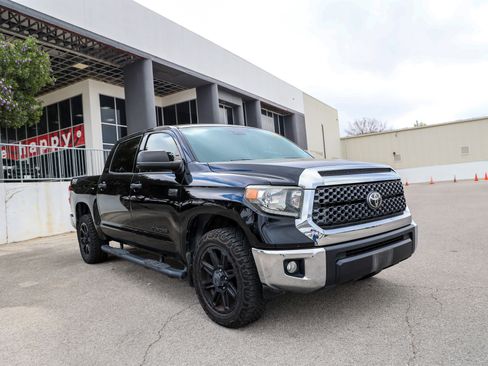 Used 2020 Toyota Tundra SR5 w/ SR5 Upgrade Package image 5
