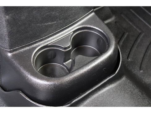 Used 2015 Jeep Wrangler Unlimited Sahara w/ Connectivity Group image 32