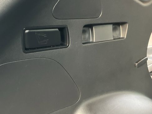 Used 2017 Hyundai Santa Fe Sport image 28