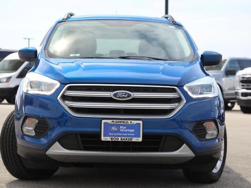 Certified 2017 Ford Escape SE w/ Equipment Group 201A FWD image 2