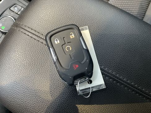 Used 2024 GMC Terrain SLE w/ Driver Convenience Package FWD image 40