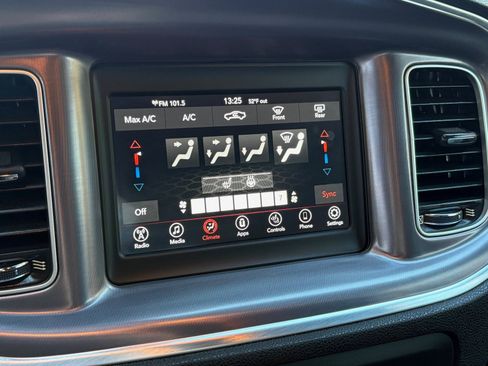 Used 2019 Dodge Charger SXT w/ Cold Weather Package image 33