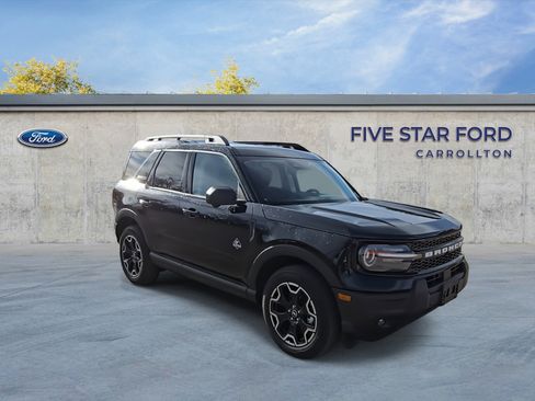 Certified 2025 Ford Bronco Sport Outer Banks w/ Outer Banks Tech Package+ image 2