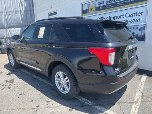 Used 2023 Ford Explorer XLT w/ Equipment Group 202A AWD/4WD image 3