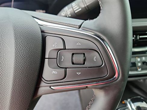 Used 2025 Buick Envista Sport Touring w/ Convenience I Package image 18