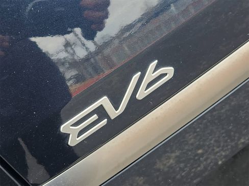 Certified 2024 Kia EV6 Wind image 11