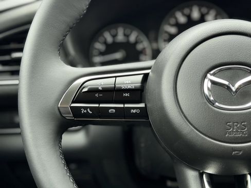 New 2025 MAZDA CX-30 Carbon image 27