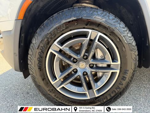 Used 2025 Rivian R1S Adventure AWD/4WD image 27